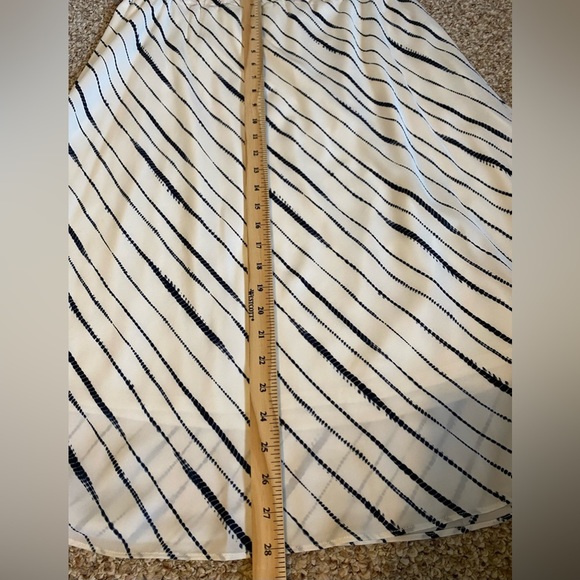 Banana Republic Midi Skirt - Picture 4 of 5